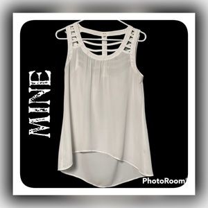 MINE Woman’s White Sleeveless Cutout Tank Blouse Size M